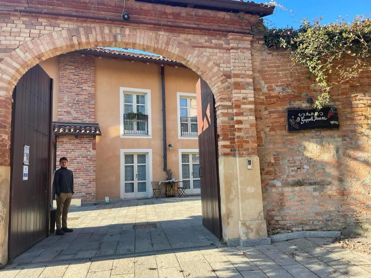 I Grappoli Divini Bed & Breakfast Viarigi Екстериор снимка