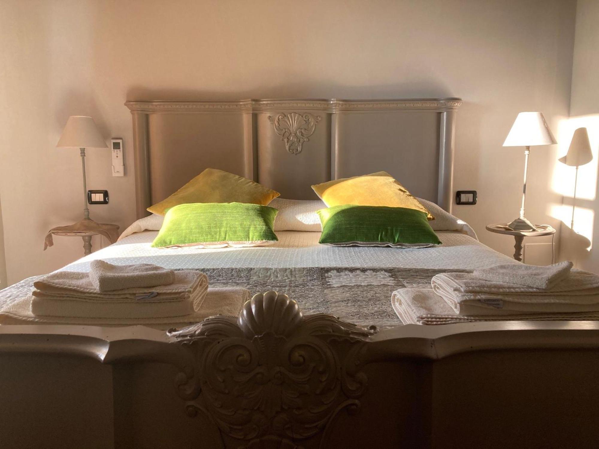 I Grappoli Divini Bed & Breakfast Viarigi Екстериор снимка