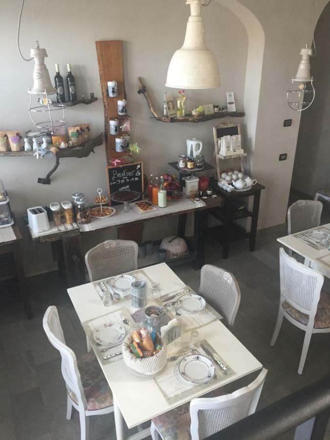 I Grappoli Divini Bed & Breakfast Viarigi Екстериор снимка