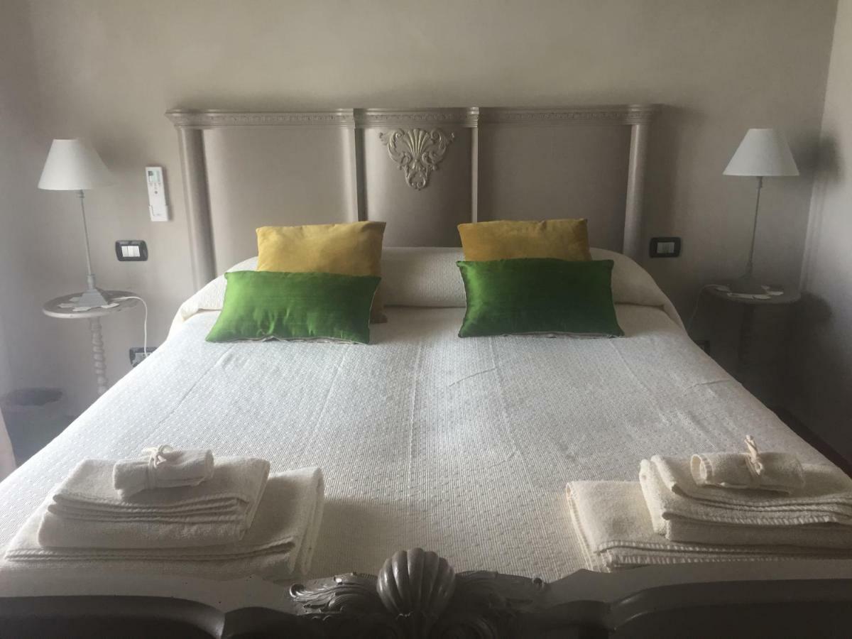 I Grappoli Divini Bed & Breakfast Viarigi Екстериор снимка